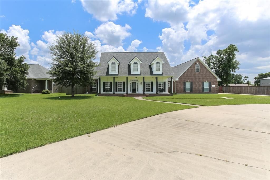Property Photo: 1647 Hollow Cove Lane LA 70611