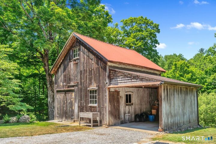 Property Photo:  2 Timms Hill Road  CT 06438 