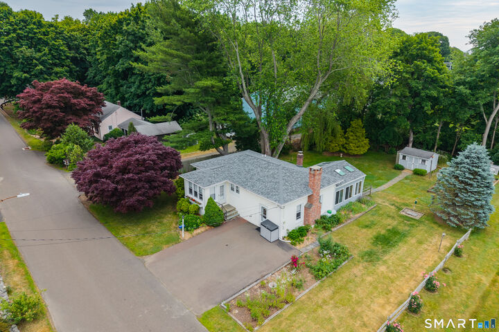 Property Photo:  32 Summer Street  CT 06437 