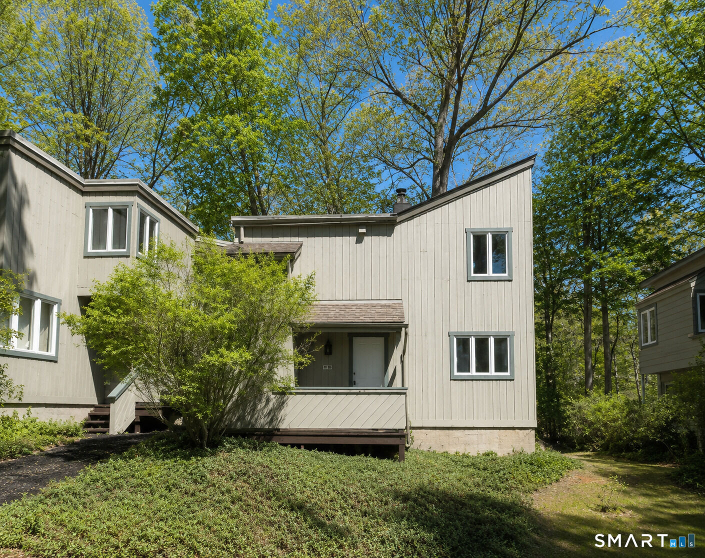 Property Photo:  8 Lyle Court G  CT 06032 