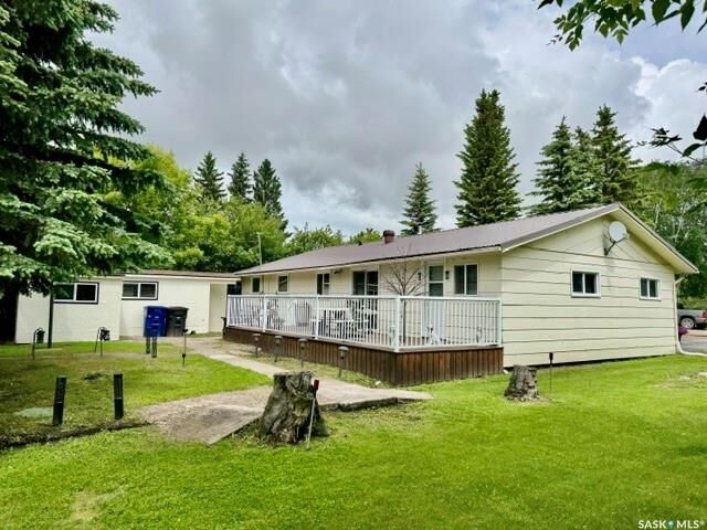 Property Photo:  201 & 203 Park Street  SK S0K 2P0 