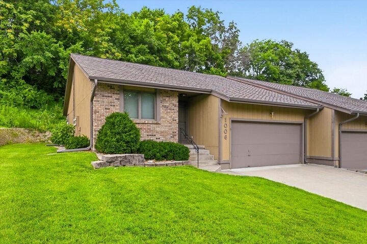 Property Photo:  1006 Arbor Ridge  Circle  IA 51503 