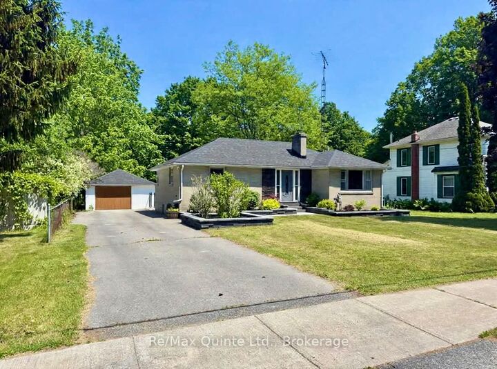 Property Photo: 27 Centre Street ON K0K 1H0