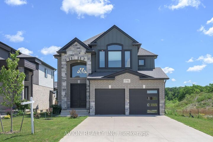 1796 Brayford Avenue — photo 1