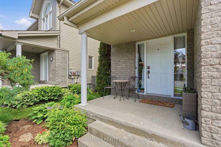 Property Photo: 2122 Patricia Street ON K4K 1V7