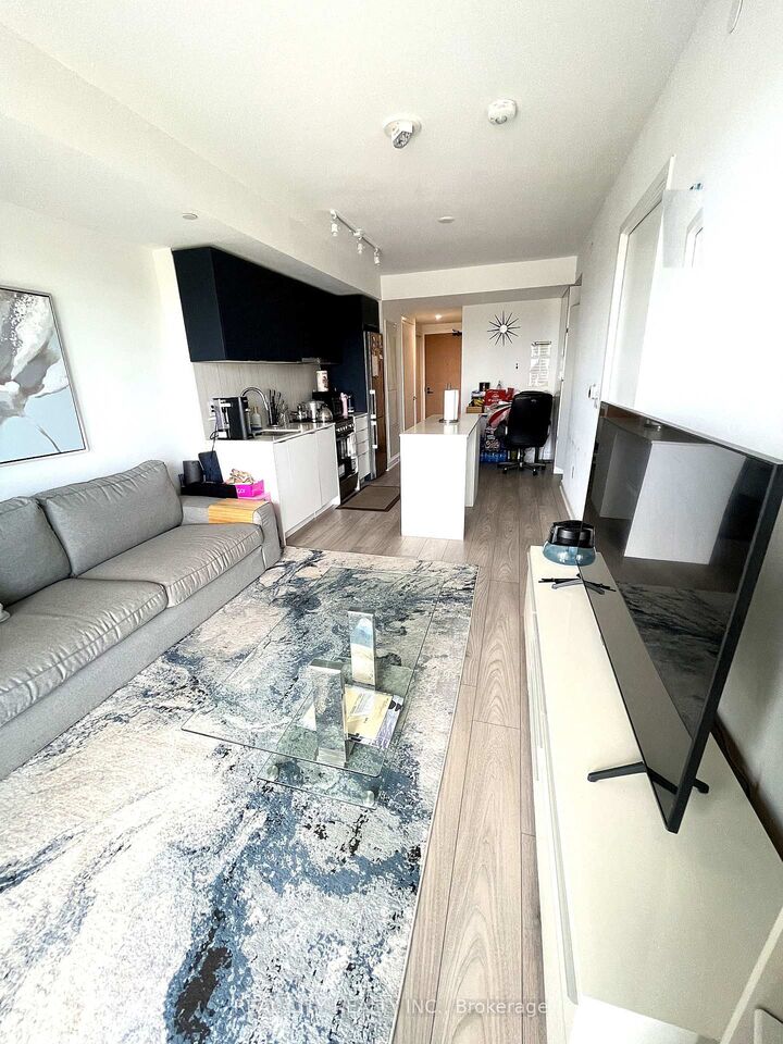 Property Photo: 8 Tippett Road 808 ON M3H 0E7