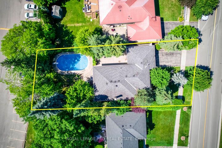 Property Photo: 598 Wildwood Drive ON L6K 1V3