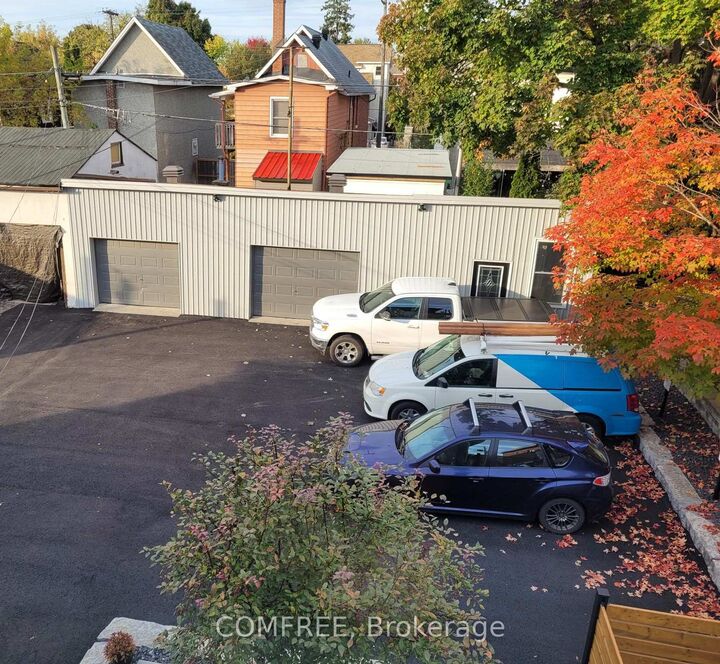 Property Photo: 32 St Francis Street ON K1Y 1W5