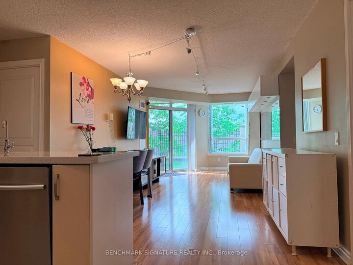 Property Photo: 9017 Leslie Street 112 ON L4B 4R8