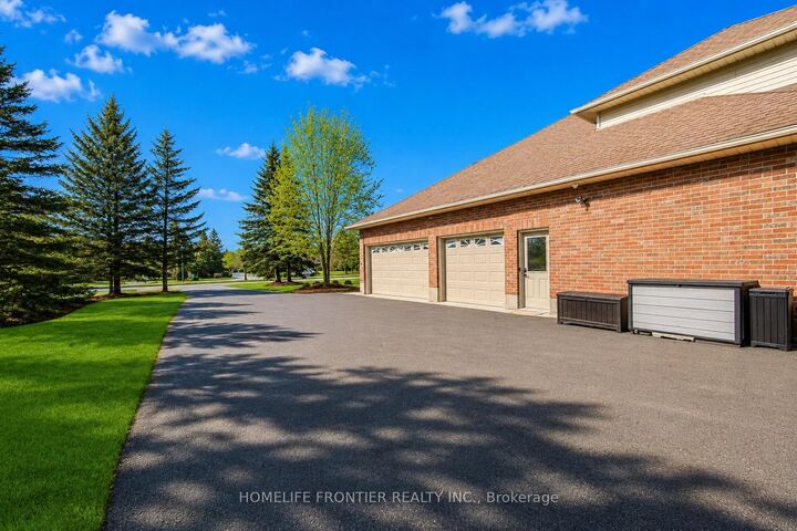Property Photo: 17 Bridle Path ON N0B 2J0