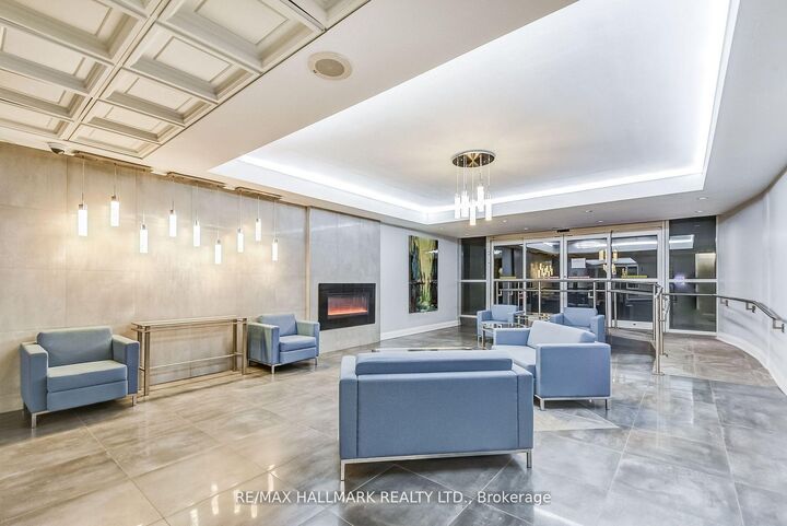 Property Photo: 20 Harding Boulevard W 1211 ON L4C 9S4