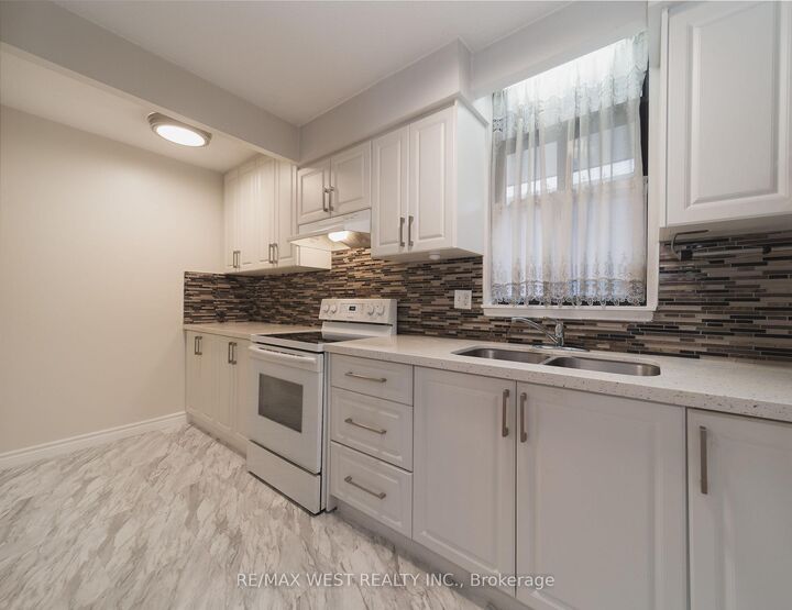 50 Old Kingston Road 1-202 — photo 1
