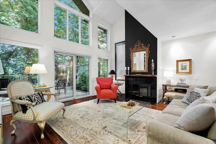 Property Photo: 18 Doncrest Road 11 ON M4K 1R8