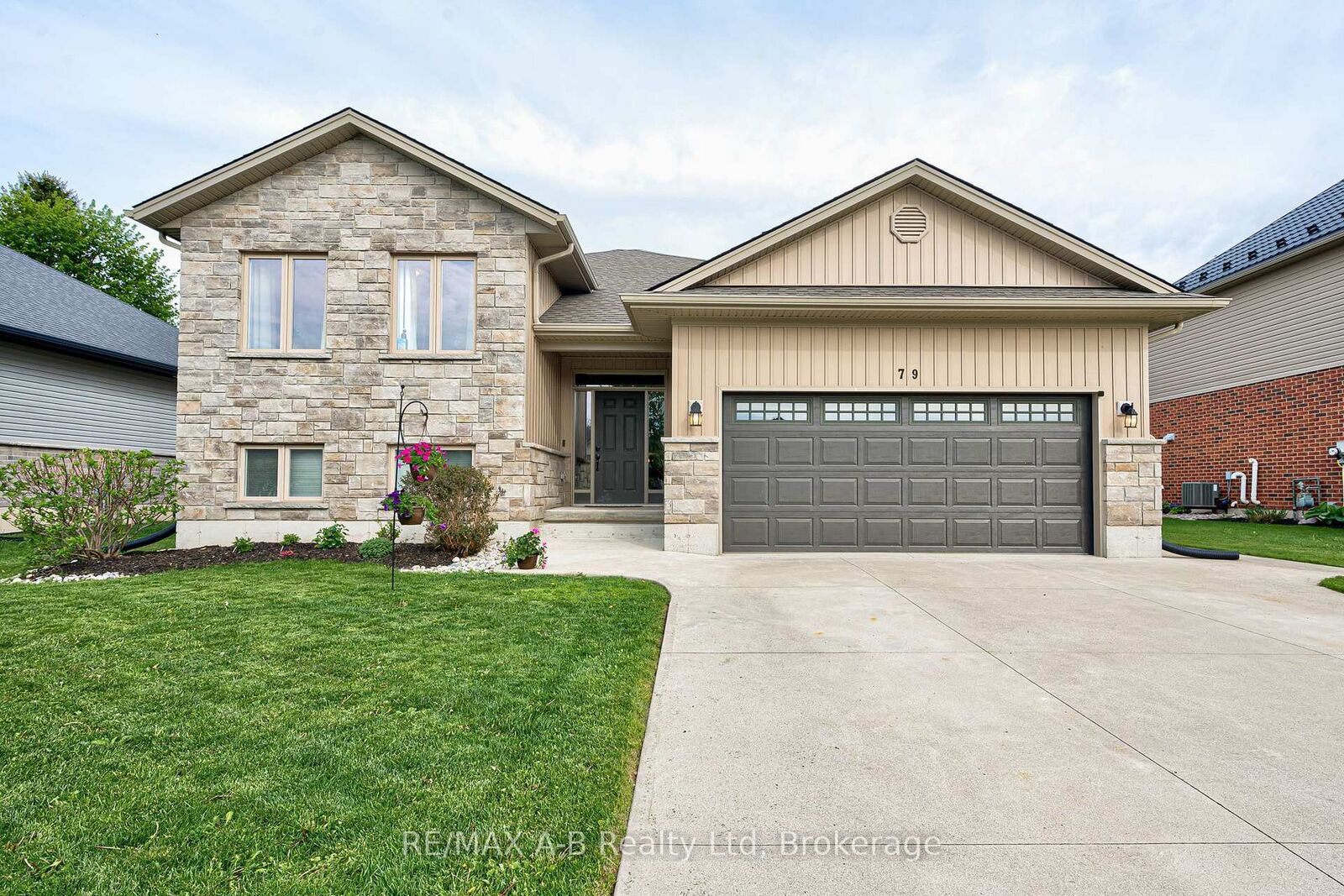 Property Photo:  79 Sylvia Street  ON N0K 1N0 