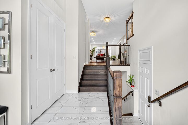 Property Photo: 3364 Vernon Powell Drive ON L6H 0Y3