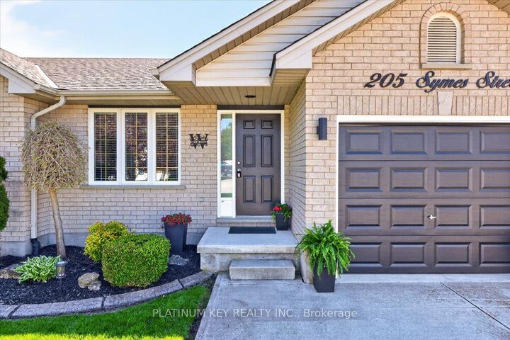 Property Photo:  205 Symes Street  ON N0L 1M0 