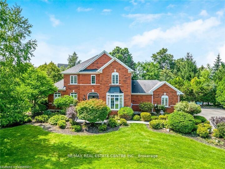 Property Photo: 15 Trillium Terrace ON L7J 2W8