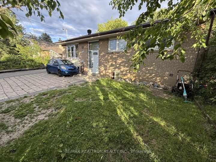 Property Photo: 3833 Finch Avenue E ON M1T 3E8