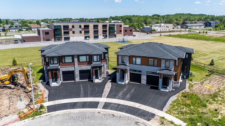 Property Photo: 7392 Splendour Drive ON L2H 3V7