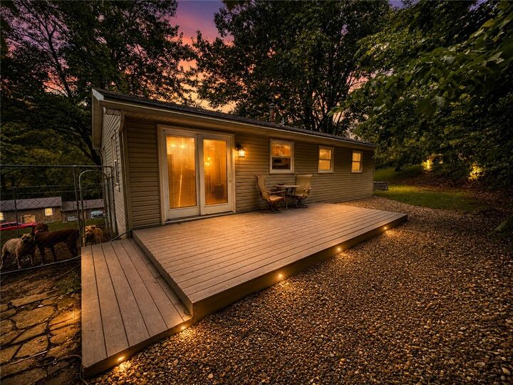 Property Photo: 430 Pine Run Rd PA 15042