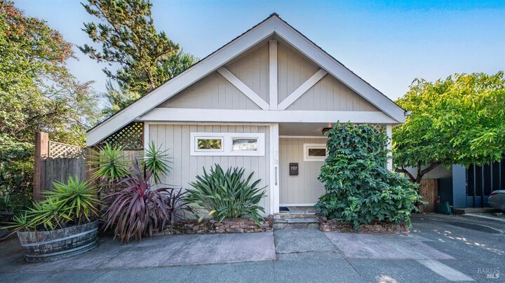 Property Photo:  727 Sir Francis Drake Boulevard  CA 94960 
