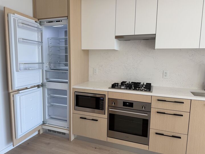Property Photo: 5189 Earles Street 462 BC V5R 5H4