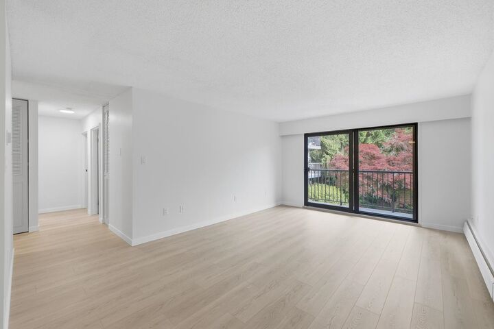 Photo de la propriété:  5450 Empire Drive 313  BC V5B 1N4 