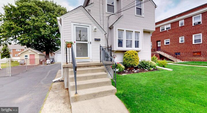Property Photo:  27 W Holly Avenue  NJ 08107 