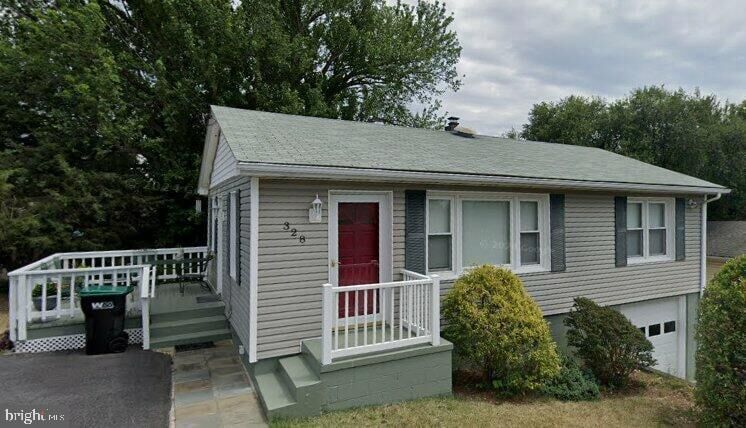 Property Photo:  328 Lee Street  VA 22657 
