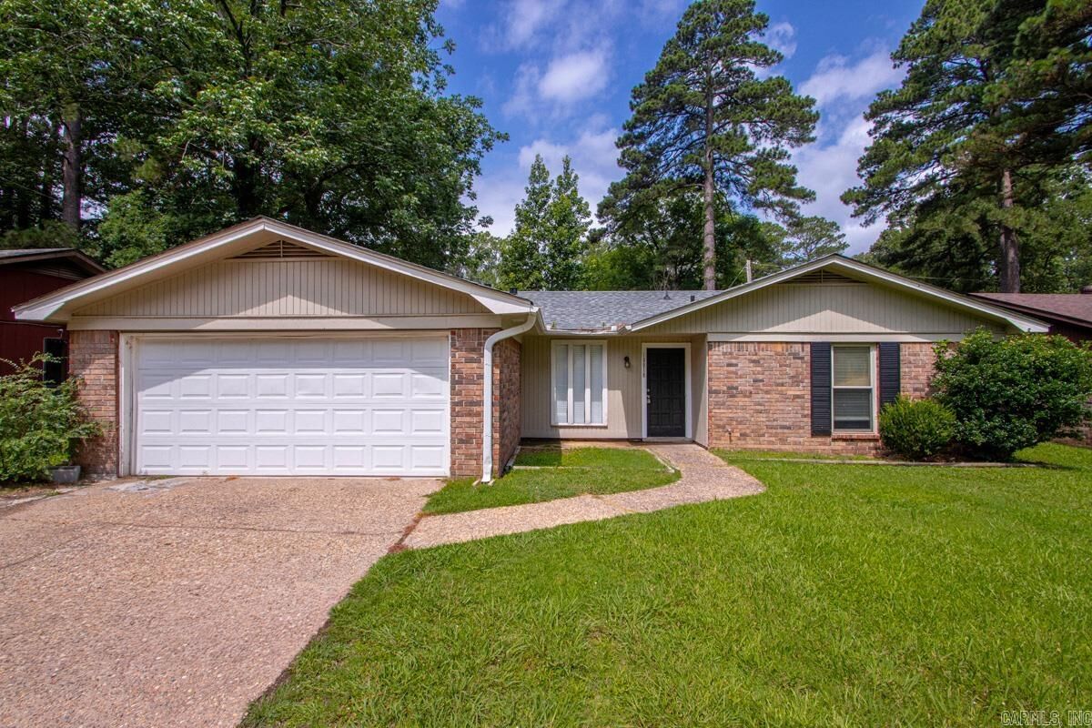 Property Photo: 10018 Forester Cv AR 72209