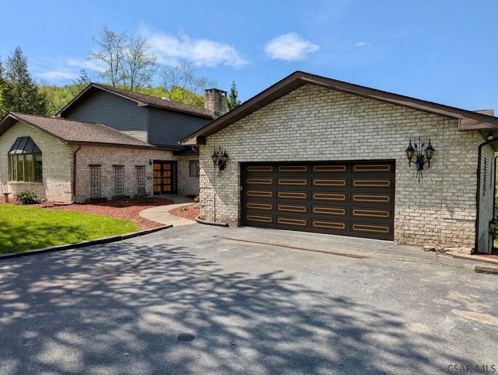 Property Photo: 1024 St. Clair Rd PA 15905