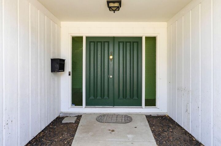 Property Photo: 945 Matterhorn Drive OH 43068