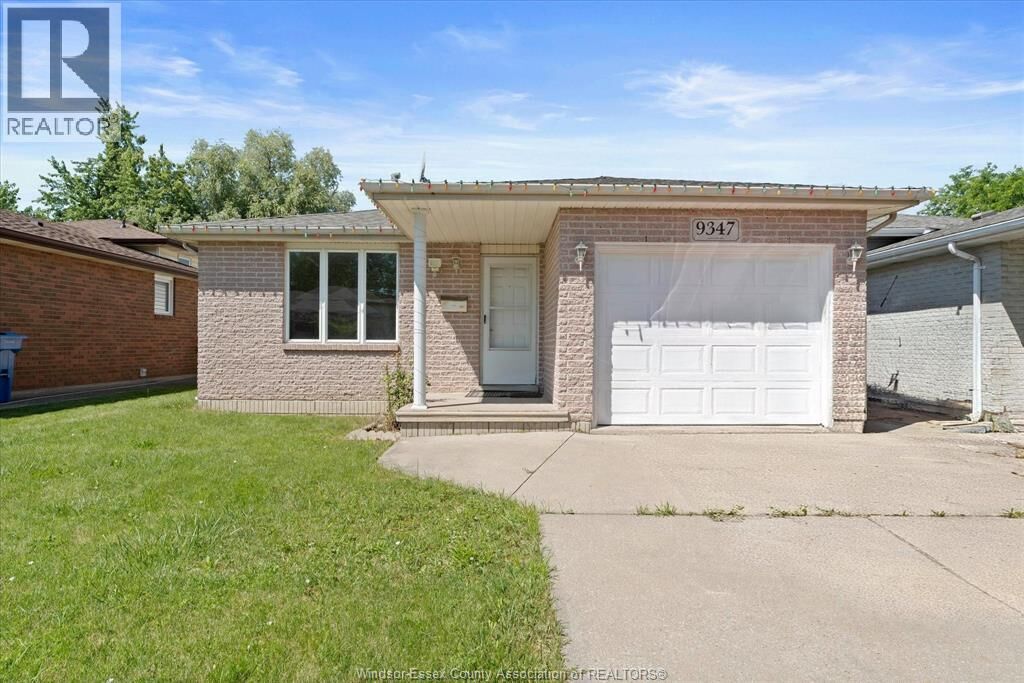 Property Photo:  9347 Tamarack Street  ON N8R 1Y7 