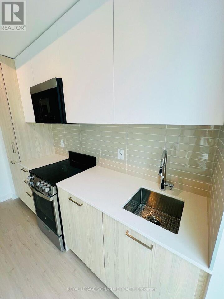 Property Photo:  65 Mutual Street 3006  ON M5B 0E5 