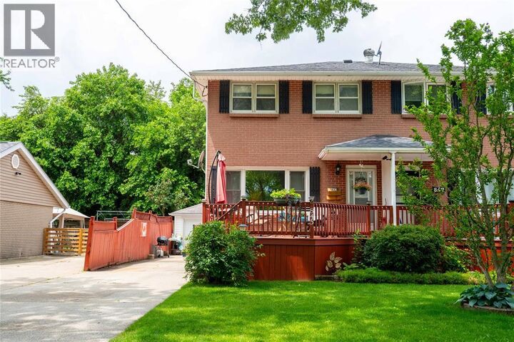 845 Vroom Avenue — photo 1