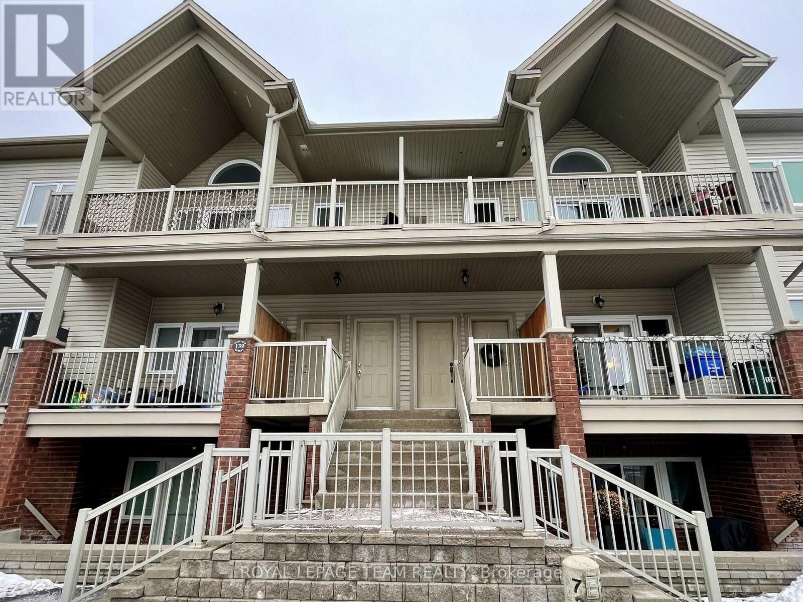 Property Photo:  139 Oldfield Street B  ON K2G 7C7 