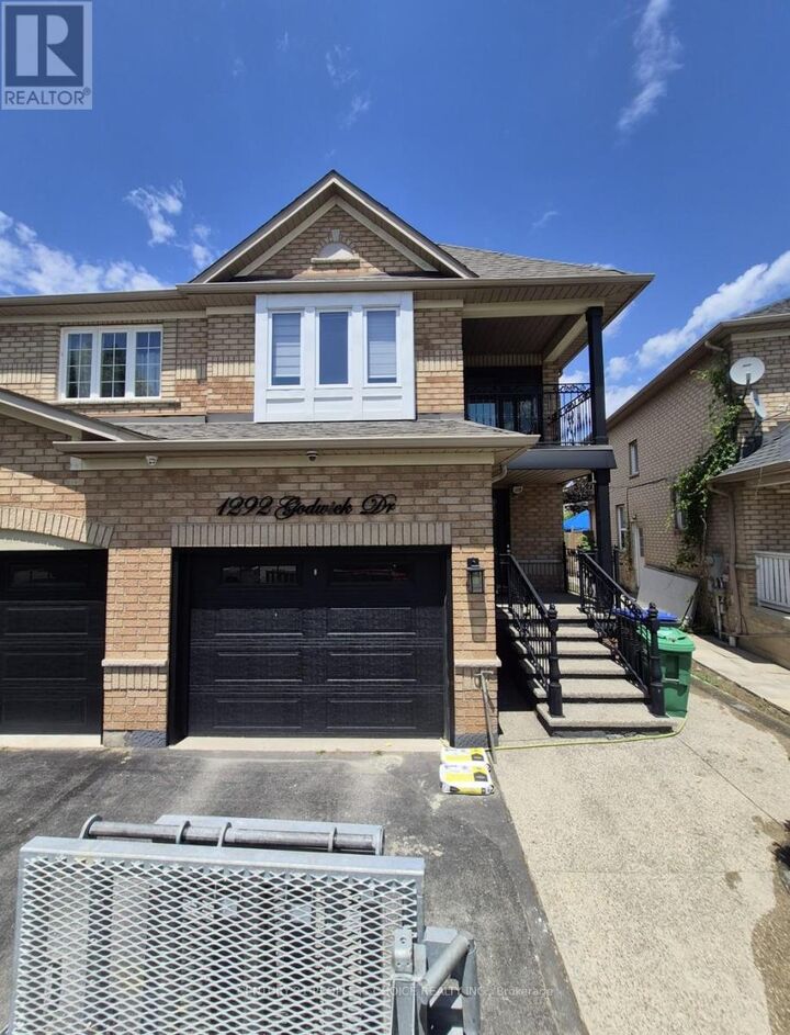 Property Photo:  1292 Godwick Drive (Upper)  ON L5N 7X3 