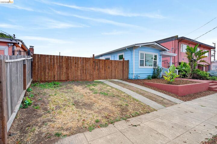 Property Photo:  140 S 20th St  CA 94804 