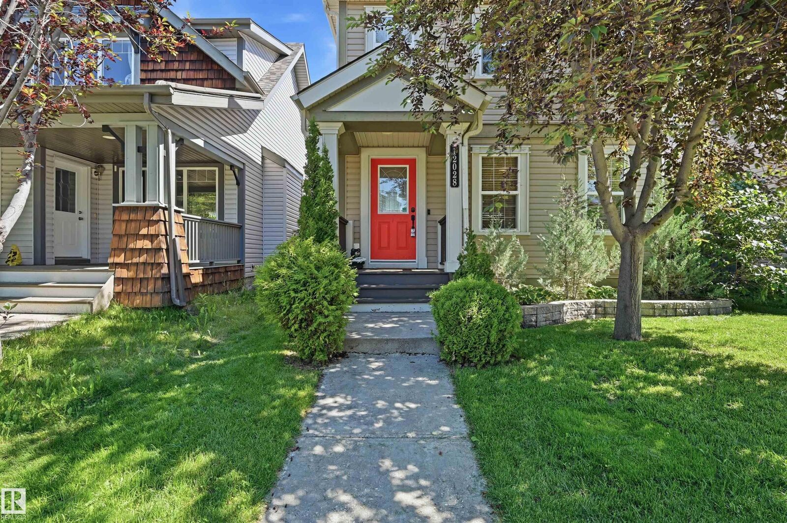 Property Photo:  12028 18 Avenue SW  AB T6W 1W2 