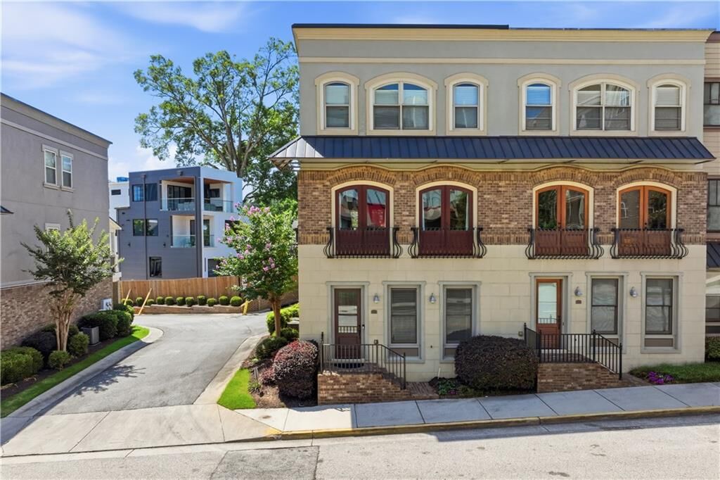 Property Photo:  384 16th Street NW 1  GA 30363 