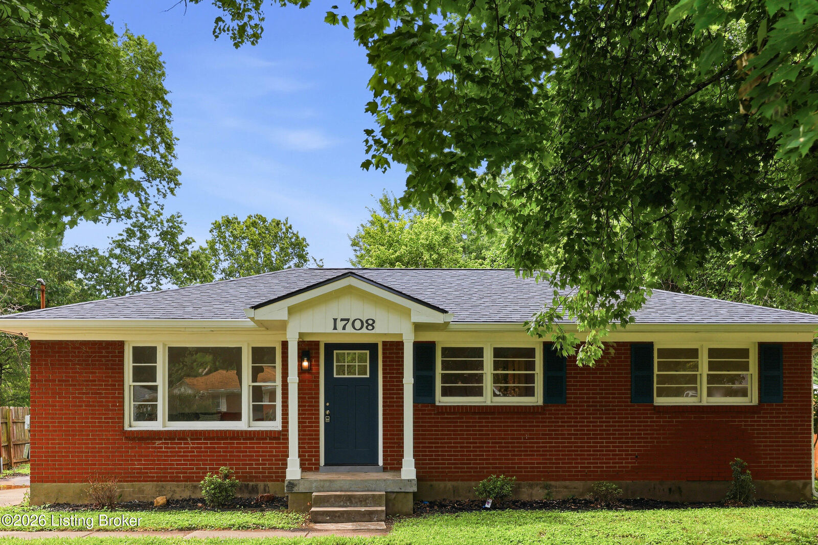 Property Photo:  1708 Star Rest Dr  KY 40272 