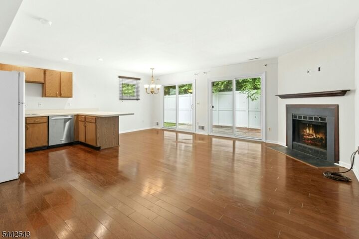 Property Photo:  6 Crestwood Common  NJ 07076 