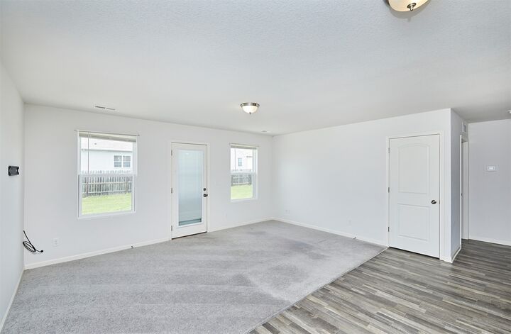 Property Photo:  2206 Sunflower Street  IA 50220 