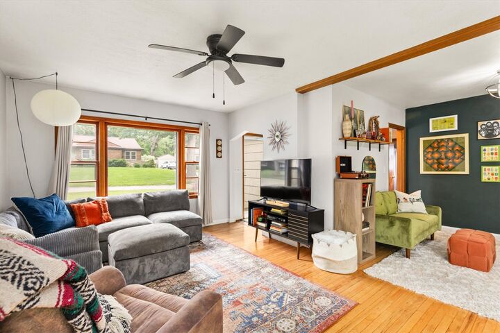 Property Photo:  688 64th Street  IA 50312 