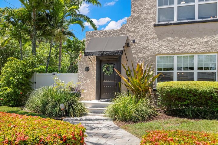 Property Photo:  1125 11th Avenue NE  FL 33705 