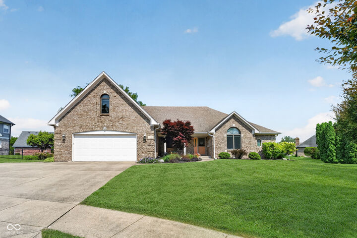Property Photo:  4121 Moss Ridge Lane  IN 46237 