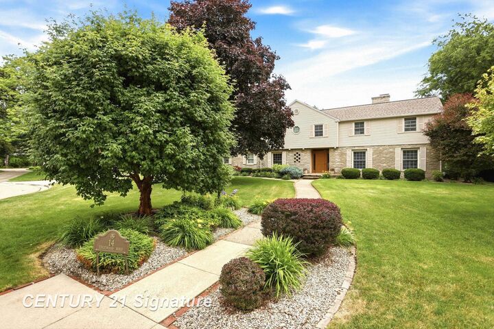 Property Photo:  14 Edgewood Road  MI 48602 