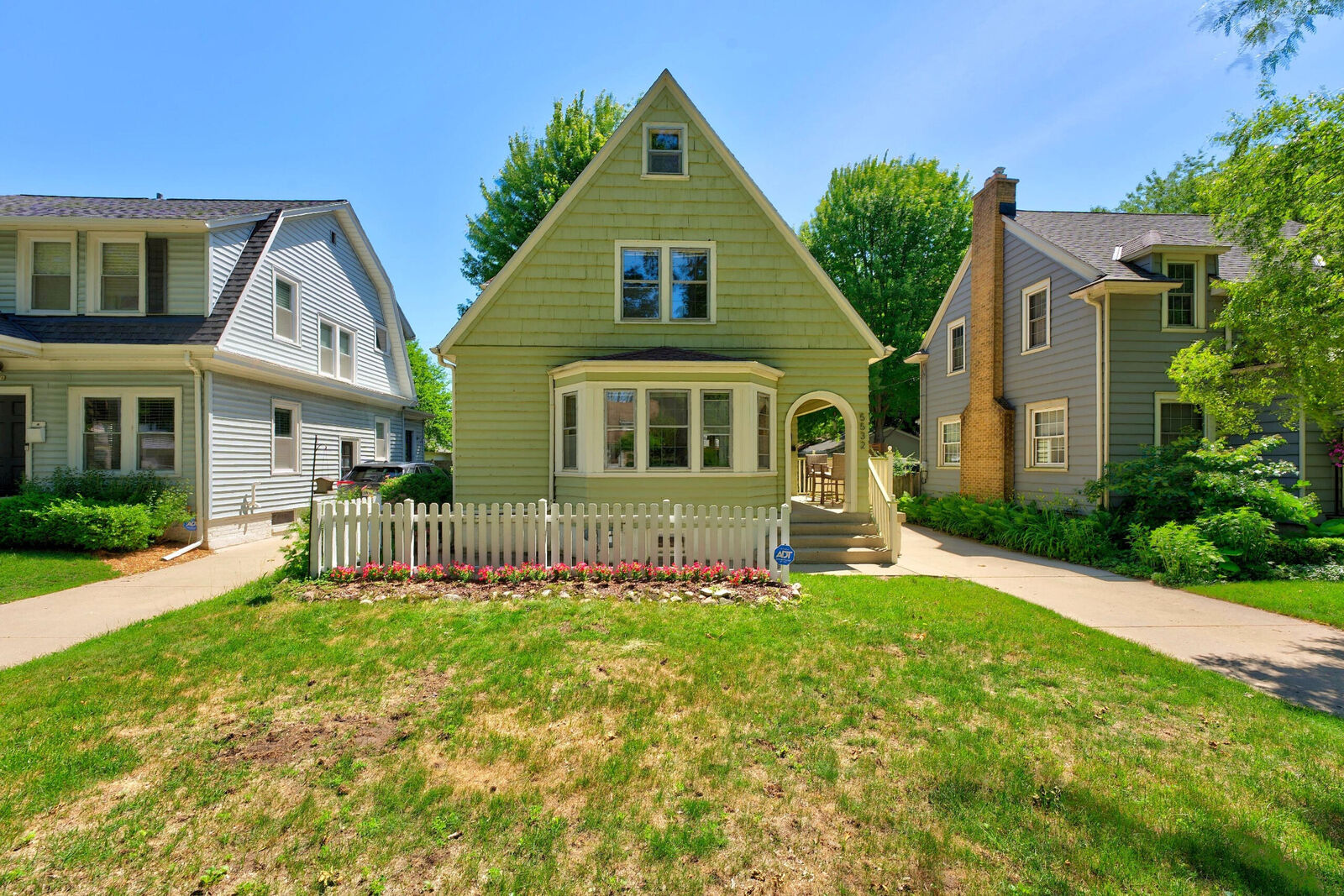Property Photo:  5532 N Lydell Ave  WI 53217 