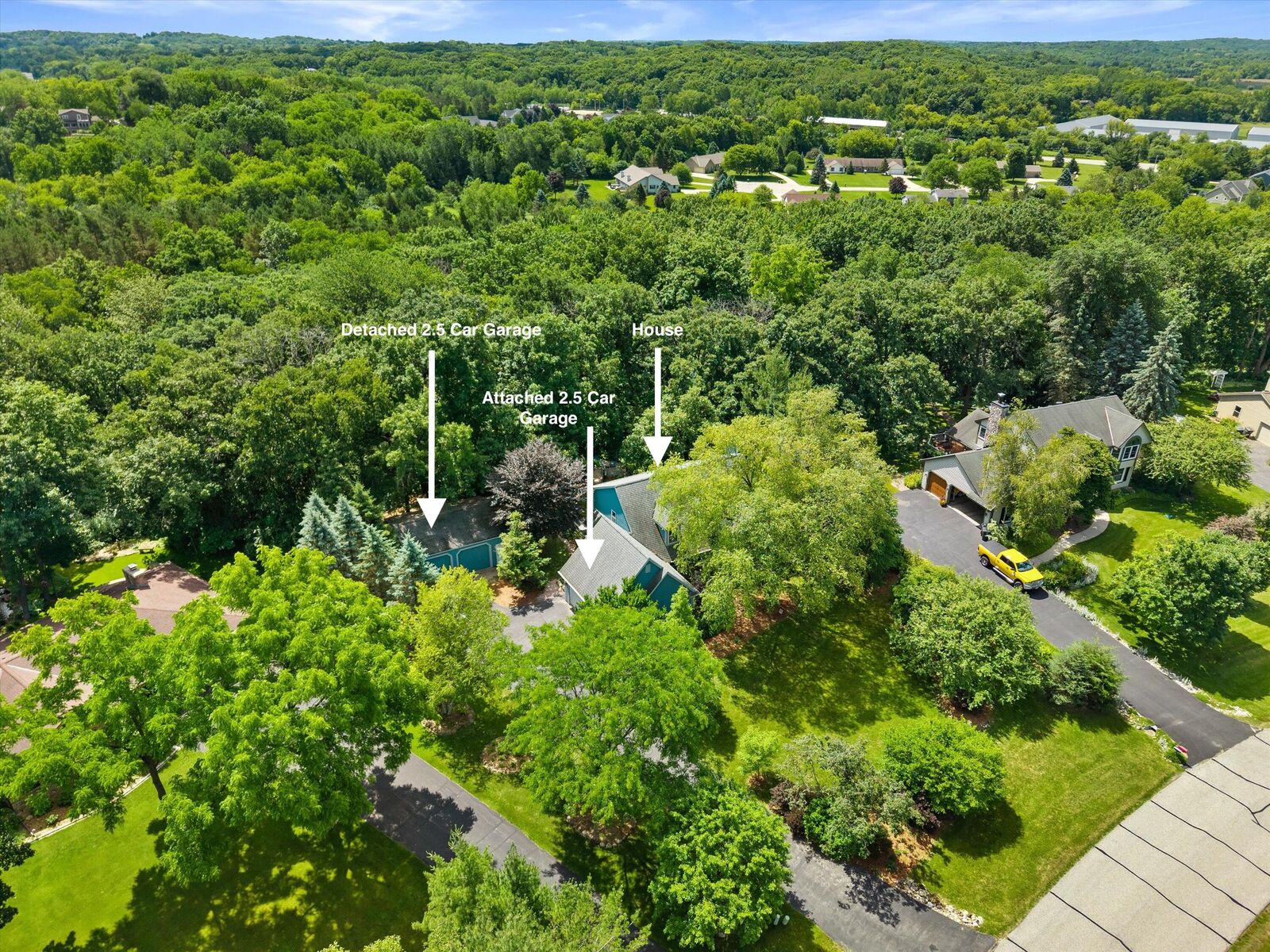 Property Photo: W326s1480 Forest Hills Dr WI 53018