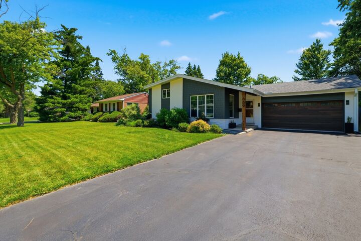 Property Photo: 689 Timber Hill Road IL 60015